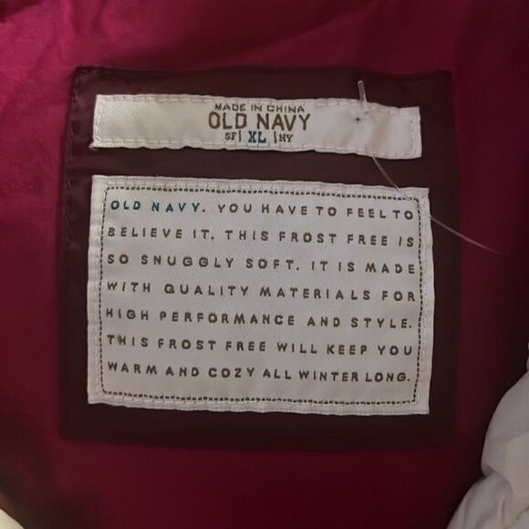 Old Navy puffer vest - Picture 3 of 4